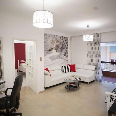 Cozy Apartment With Sea View Next To Marina Zeas Pire Dış mekan fotoğraf