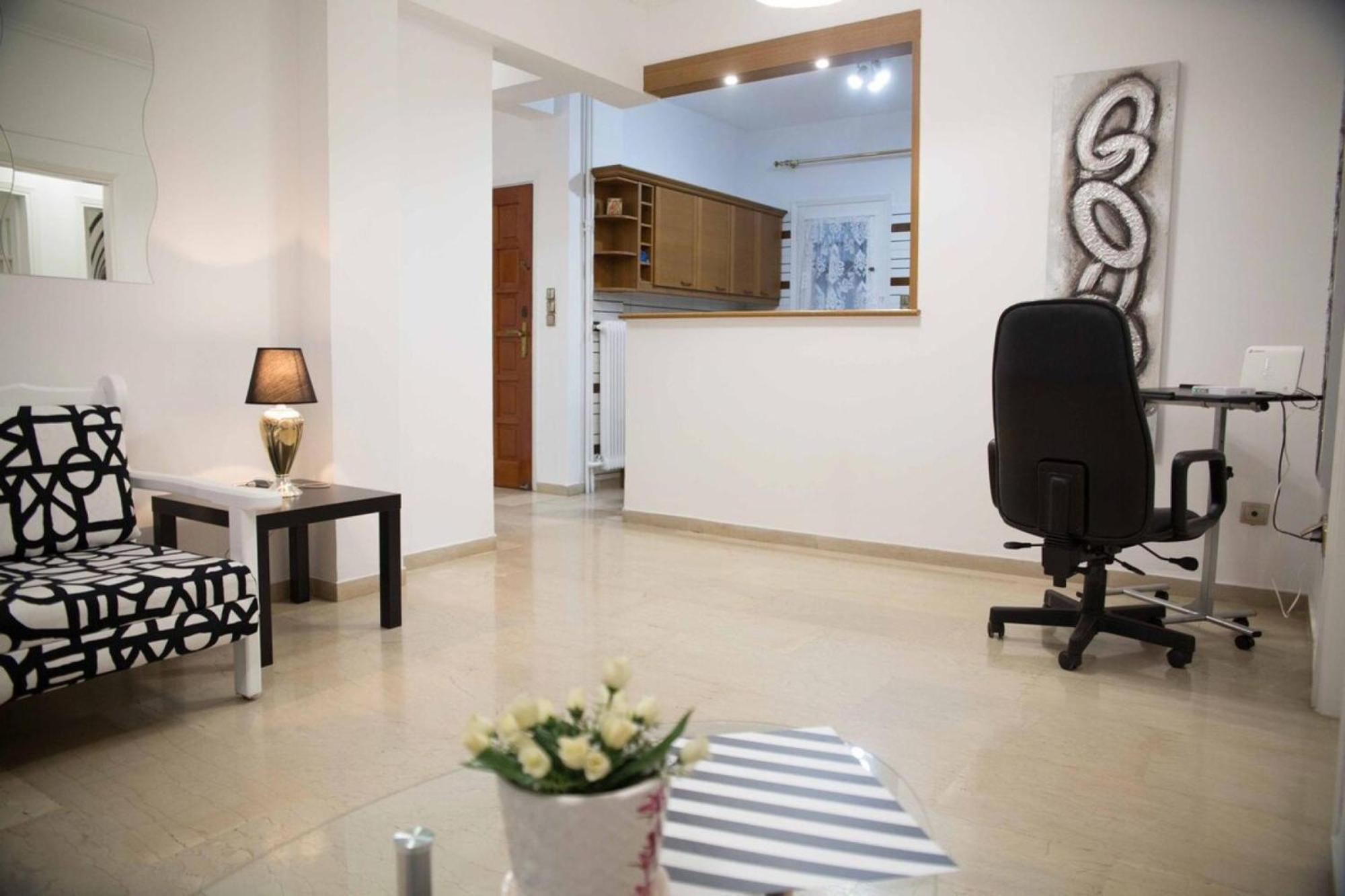 Cozy Apartment With Sea View Next To Marina Zeas Pire Dış mekan fotoğraf